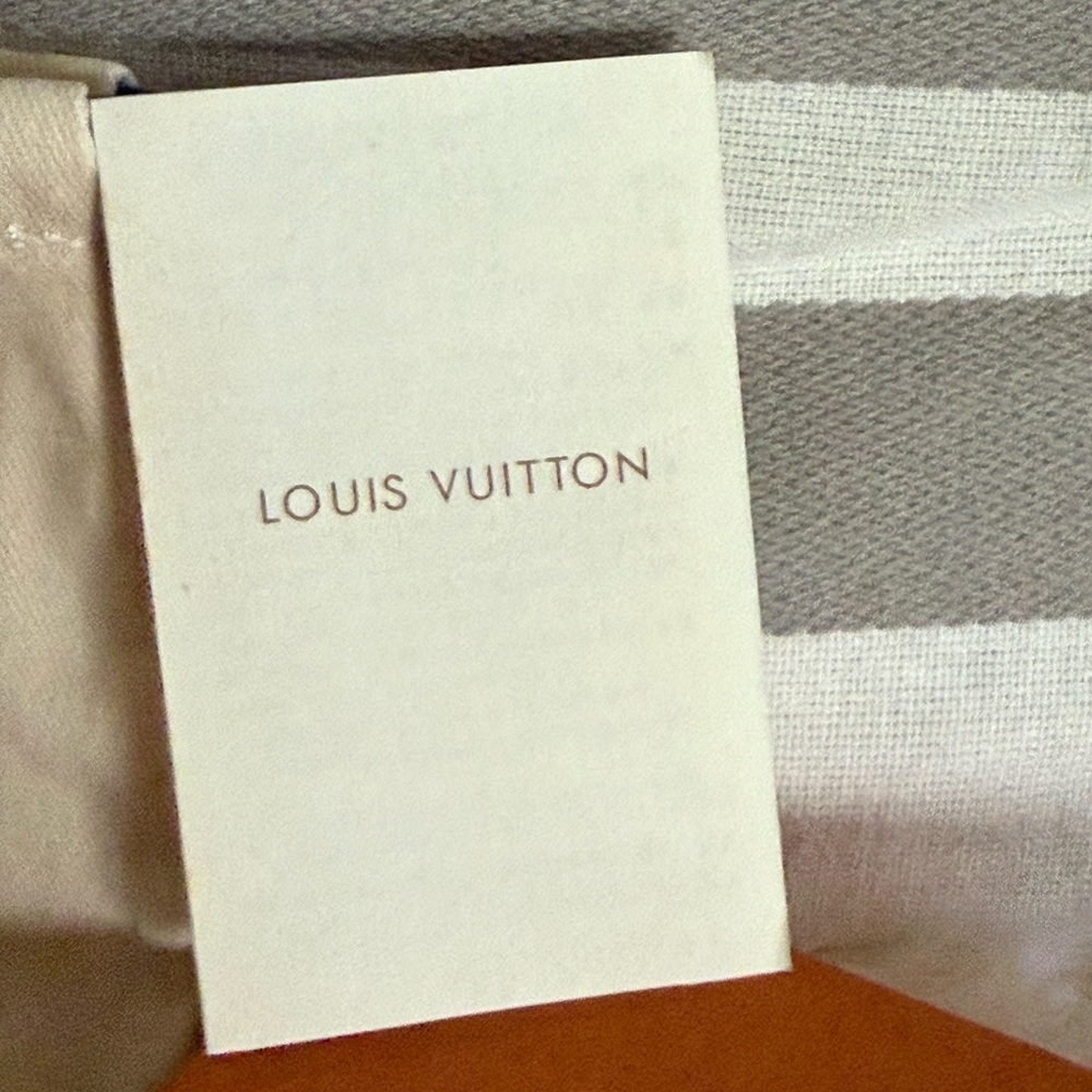 Louis Vuitton- BNIB Full Inclusion Black and Brown Monogram Bull Keychain - Picture 5 of 8